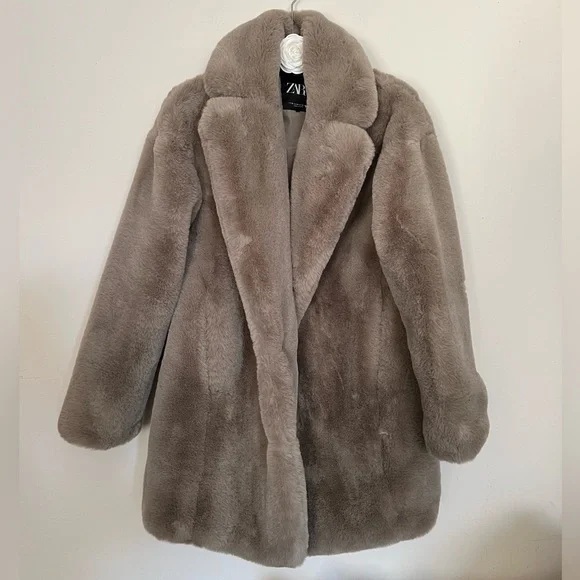 🔥ZARA NWOT🔥 High quality faux fur coat - Picture 1 of 5